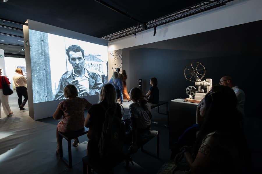 exposition doisneau - la sucriere - lyon - 2026 (11)_Fanny Gaudin_Moyen_5312.jpg