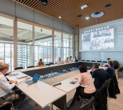 7 - Réunion teams distanciel vitre écran © Bertrand Perret.jpg